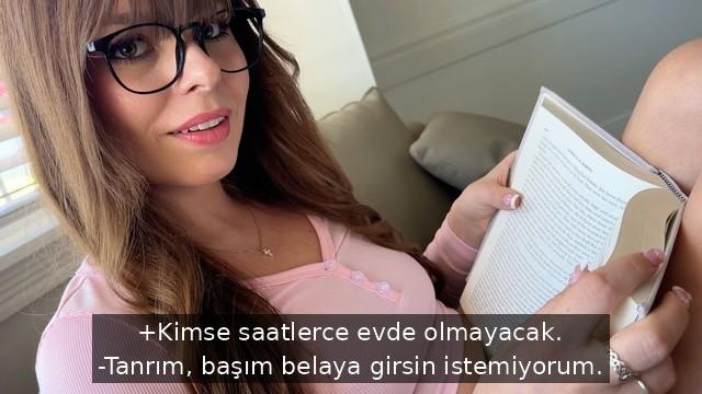 kulotsuz oldugunu gordugu uvey kiz kardesini parmakladiktan sonra sikiyor.jpg